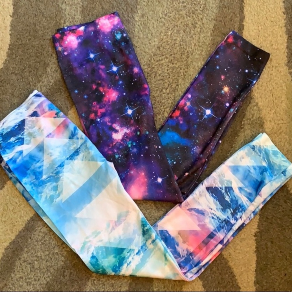 NWOT 2 pairs of designed leggings